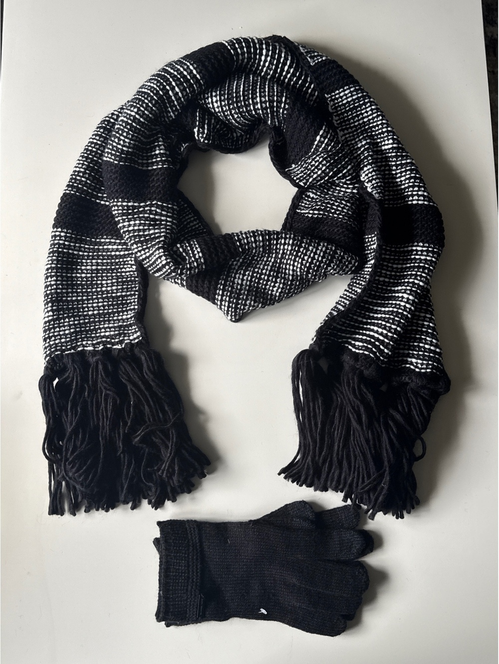 Michael Kors Women’s  Knit Scarf and Gloves Thick Black White